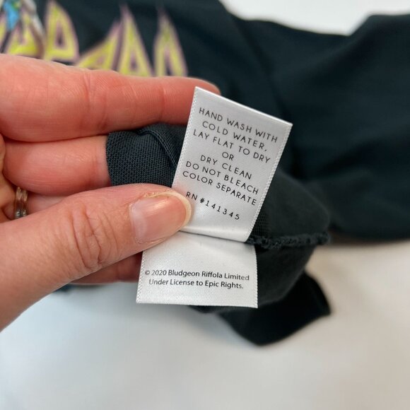 Daydreamer Def Leppard Cropped Top Long Sleeve Tee Black Leopard Large - Picture 10 of 10